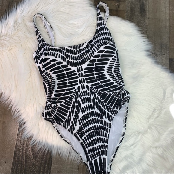 NWT Bar III Kaleidoscope One Piece Swimsuit Small - Picture 4 of 11